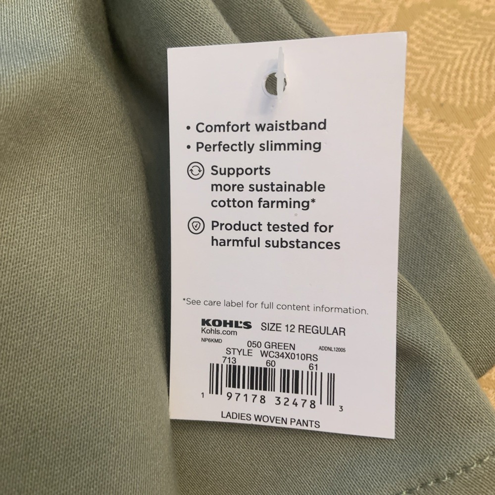 Croft & Barrow Effortless Stretch Capri Pants Womens Size 12 Regular Green - Picture 3 of 5